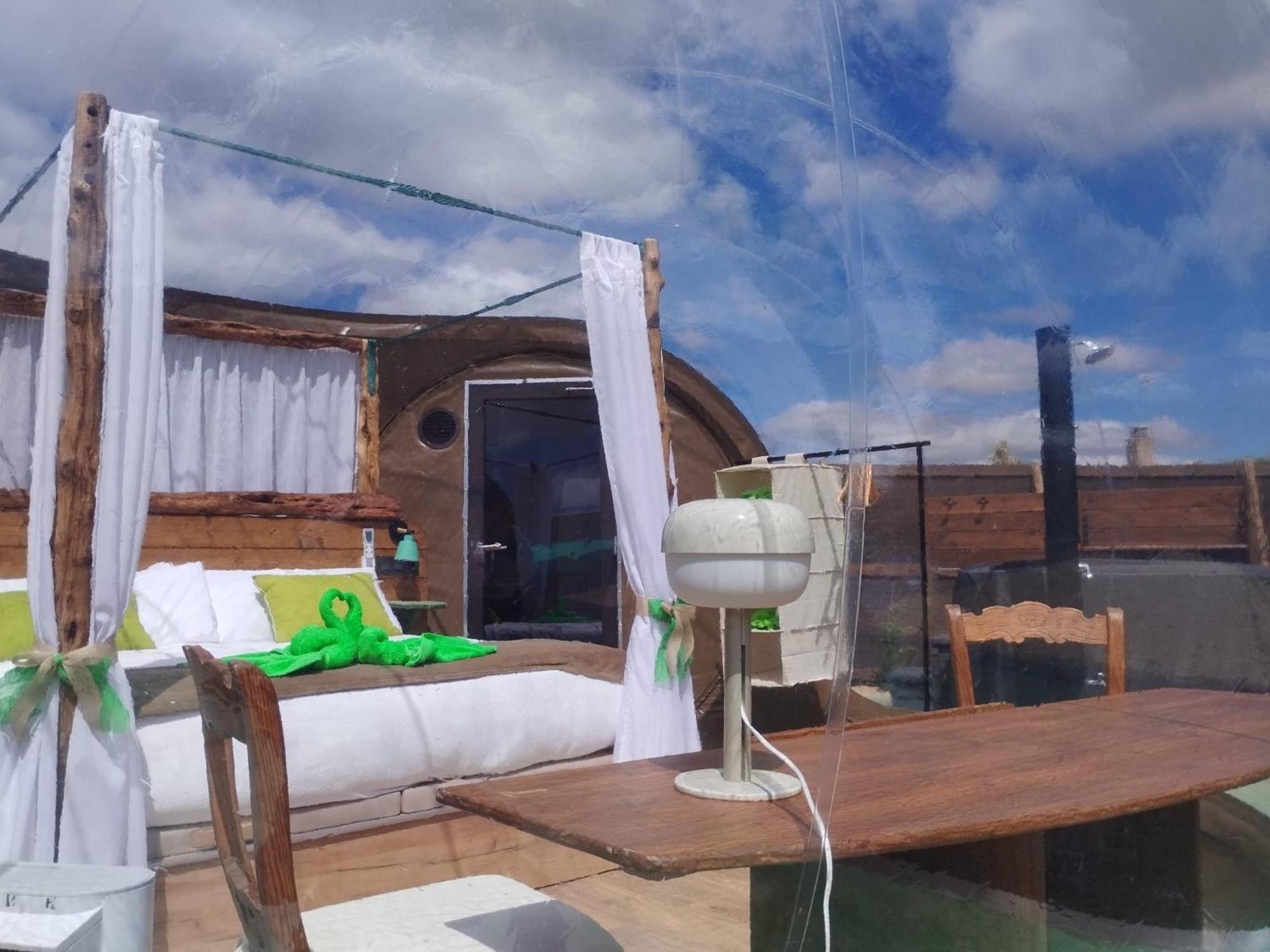 Cosmoveros - Hotel Burbuja Pedraza Exteriör bild