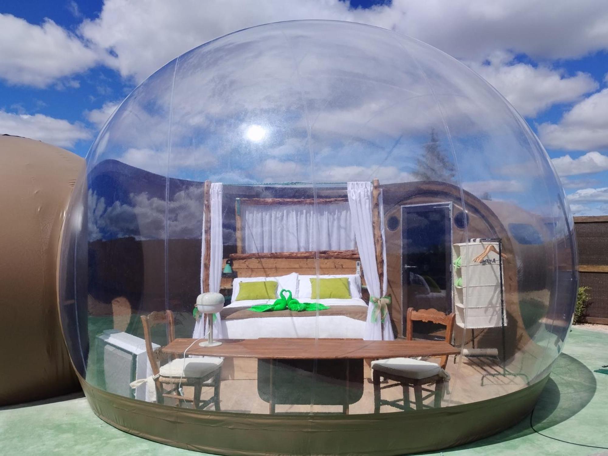 Cosmoveros - Hotel Burbuja Pedraza Exteriör bild