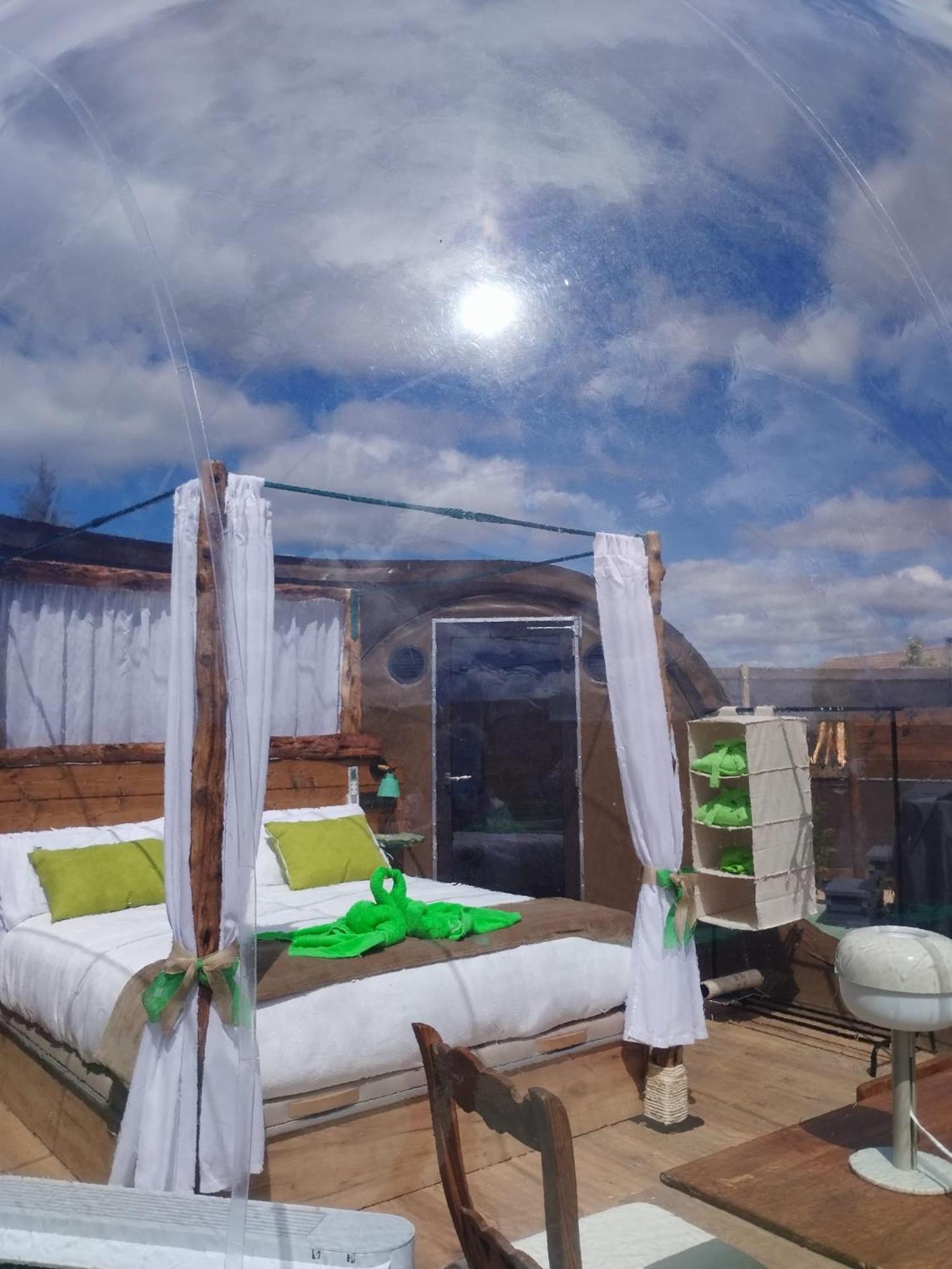 Cosmoveros - Hotel Burbuja Pedraza Exteriör bild