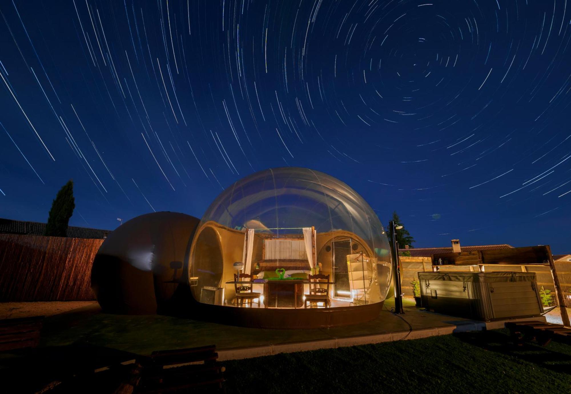 Cosmoveros - Hotel Burbuja Pedraza Exteriör bild